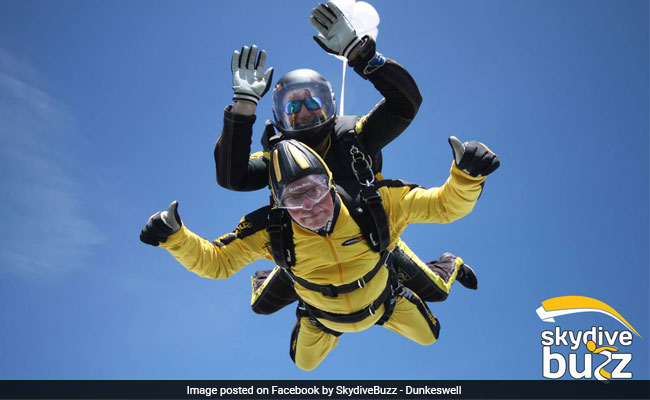 101-Year-Old Great-Grandpa Skydives His Way Into Record Books