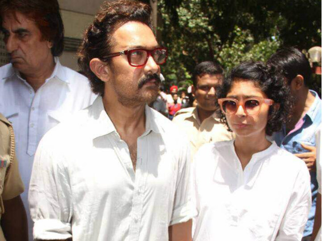 Reema Lagoo's Funeral Attended By Aamir Khan, Kajol, Rishi Kapoor