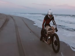 Dutch Duo Builds Algae-Powered Wooden Motorcycle Dutch Duo Builds Algae-Powered Wooden Motorcycle