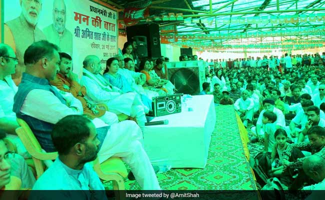 Amit Shah Listens To PM Narendra Modi's 'Mann Ki Baat' With Slum-Dwellers