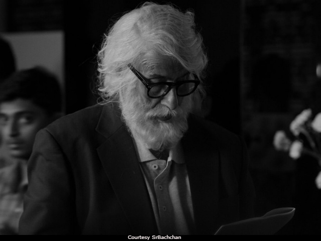 <I>102 Not Out</i>: Amitabh Bachchan Shares His 'Real' First Look From Film With Rishi Kapoor