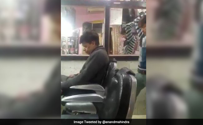 महिंद्रा ग्रुप के चेयरपर्सन आनंद महिंद्रा ने किया ऐसा ट्वीट कि लोग हंसते हंसते लोटपोट हो गए....
