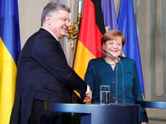Angela Merkel, Ukraine's Petro Poroshenko Agree To Get Back To Minsk Ceasefire Deal