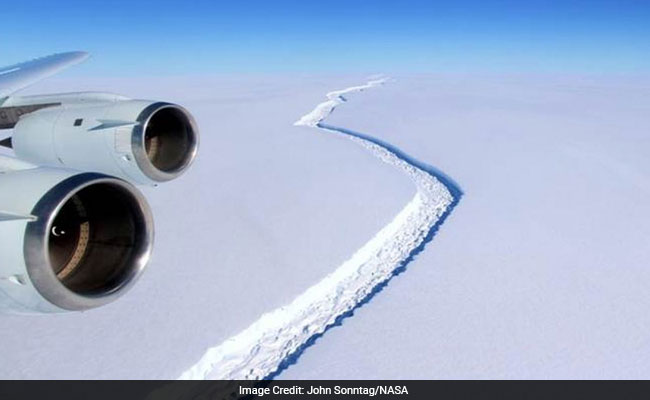 Strong Winds Behind Massive Antarctic Ice Shelves Breaking Off