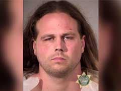 2 Fatally Stabbed On Oregon Train After Trying To Stop Man's Anti-Muslim Rants, Police Say