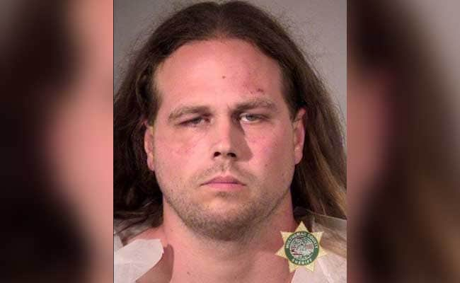 2 Fatally Stabbed On Oregon Train After Trying To Stop Man's Anti-Muslim Rants, Police Say