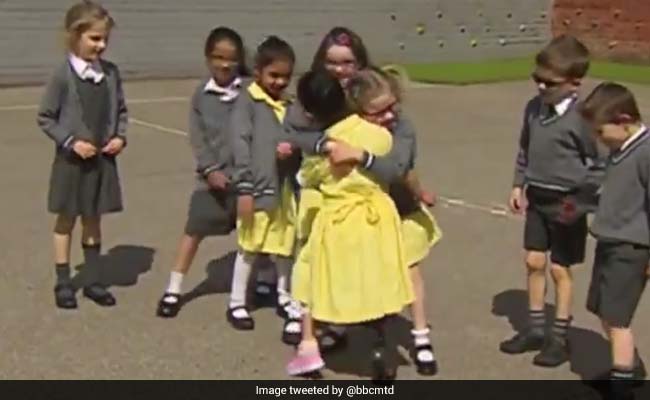 Little Girl Wears New Prosthetic Leg. Her Friends Have The Best Reactions