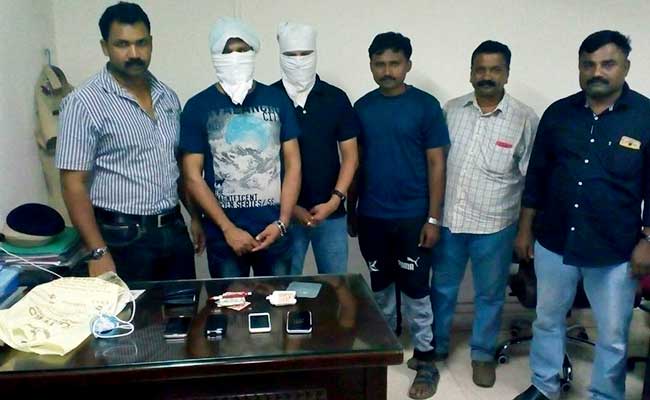 आईपीएल में सट्टा लगाने के आरोप में 2 लोग गिरफ्तार, 76 हजार नकदी बरामद