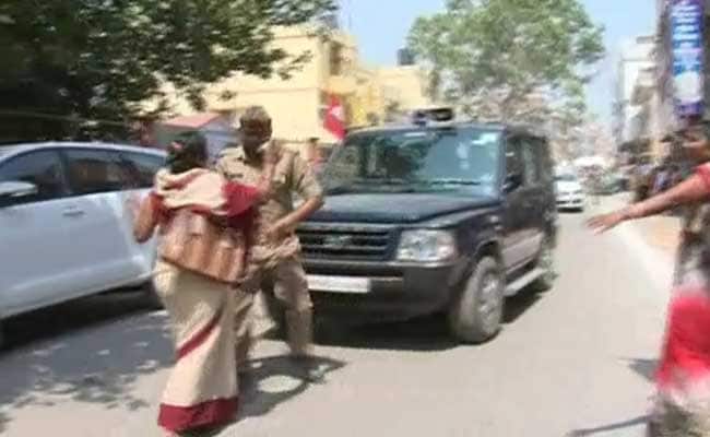 Image result for Shubhawati was not allowed to reach Chief Minister Yogi Adityanath's car
