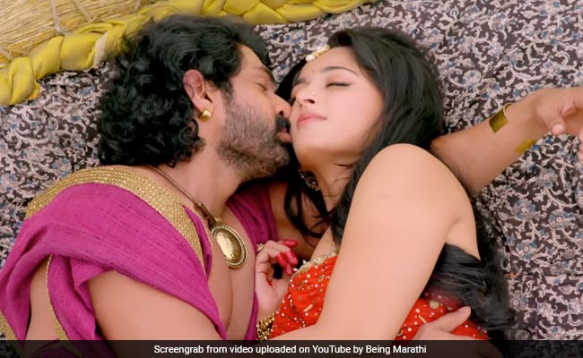 ये क्या! 'बाहुबली' को छोड़ भल्लालदेव के साथ इंटीमेट हुईं देवसेना, देखें Video