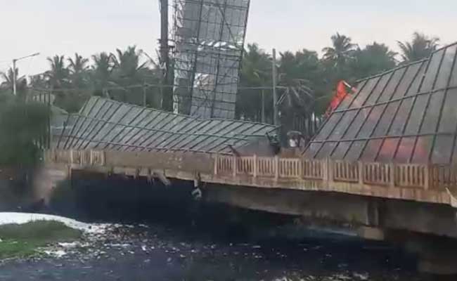 बेंगलुरु: तेज़ आंधी और बारिश से शहर के कई इलाके अंधेरे में डूबे