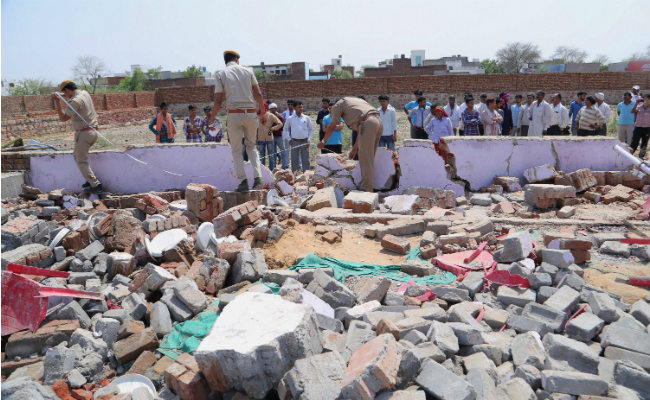 Bharatpur Wall Collapse: Rajasthan Chief Minister Vasundhara Raje Meets The Injured