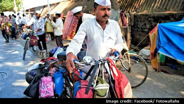 ऑनलाइन फूड डिलीवरी के दौर में अपने लिए नई राह तलाश रहे मुंबई के डब्बावाले