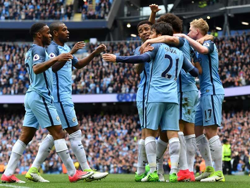 Premier League: Riyad Mahrez Penalty Mishap Lets Manchester City Off Hook; Swansea Beat Sunderland 2-0