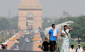 Delhi Records Hottest Day In March Since 1945 At 40.1 Degrees: Weather Office
