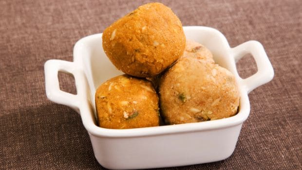 Besan ladoo