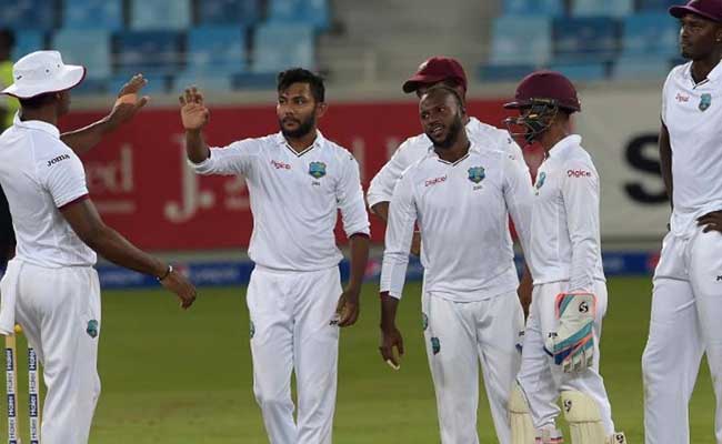PAKvsWI:पहले विकेट के लिए शतकीय साझेदारी के बाद इंडीज ने पाकिस्‍तान के 3 विकेट झटके, यूनुस खान, बाबर आजम खाता भी नहीं खोल पाए