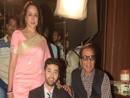 पोते करण देओल की लांचिंग छोड़ ये किसके बेटे का उत्साह बढ़ाने पहुंचे धर्मेंद्र पोते करण देओल की लांचिंग छोड़ ये किसके बेटे का उत्साह बढ़ाने पहुंचे धर्मेंद्र