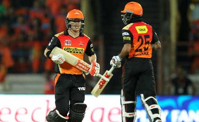 IPL: डेविड वॉर्नर-शिखर धवन की 'जुगलबंदी' का जवाब नहीं, लगातार तीसरे सीजन में मचाया धमाल...