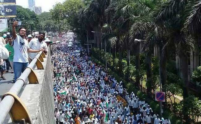 बीजेपी समर्थित सांसद की अगुवाई में किसानों ने किया बीजेपी की सरकारों का विरोध