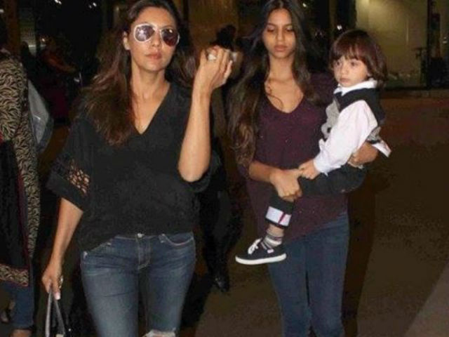Nothing To See Here. Just A Cute Pic Of Suhana And AbRam Khan