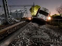 At Least 2 Dead As Greek Passenger Train Derails