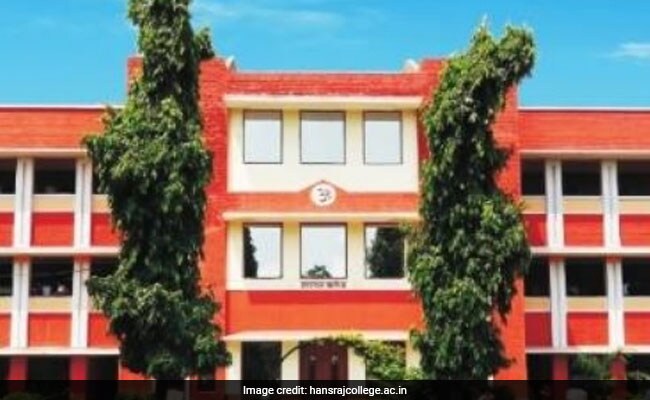 DU Admission 2017: Labourer's Son, Porter's Daughter From Slums Bag