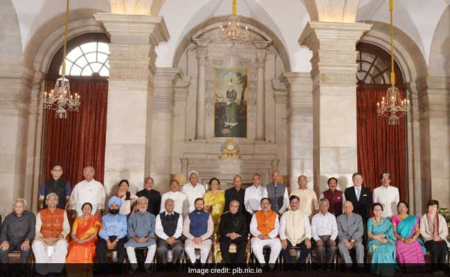 Hindi Sevi Samman: President Presents Award To Japanese Professor For ...