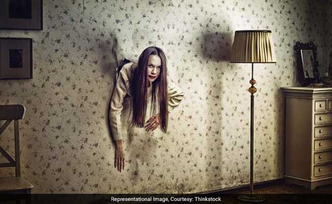 This J K Rowling-Approved Horror Story Is The Friday Read You Need