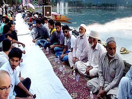 यूपी में एक ग्लास दूध पीकर रोजा खोलेंगे रोजेदार, गाय को बचाने के लिए रमजान में पढ़ेंगे नमाज यूपी में एक ग्लास दूध पीकर रोजा खोलेंगे रोजेदार, गाय को बचाने के लिए रमजान में पढ़ेंगे नमाज