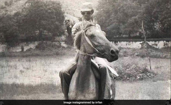 अंदाज अपना-अपना: कभी घोड़े पर, तो कभी दिखे गधे पर... इंस्टाग्राम पर इरफान खान की दमदार एंट्री