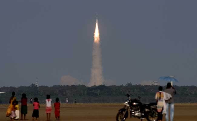 इसरो के पूर्व प्रमुख ने इंसान को अंतरिक्ष में भेजने वाले रॉकेट के इस्तेमाल की वकालत की