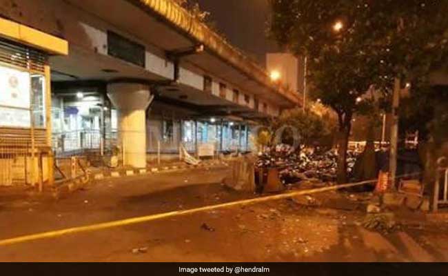 Jakarta Blast: Suicide Bombing Suspected, 1 Policeman Dead