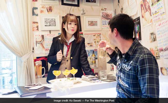 Dating Girls : इस देश में स्‍कूली गर्ल्‍स और उम्रदराज पुरुषों के बीच डेटिंग का नया चलन