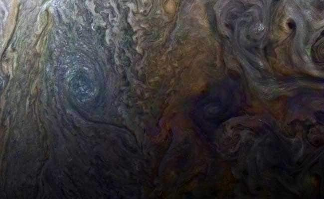 US Spacecraft Finds Cyclones, Ammonia River On Jupiter