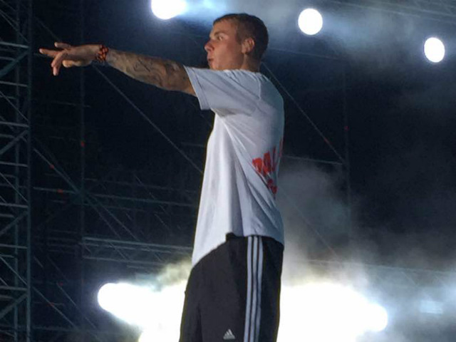 Inside Justin Bieber's Concert: He Sang <i>Baby</i>, <i>Sorry</i> And Everything In Between