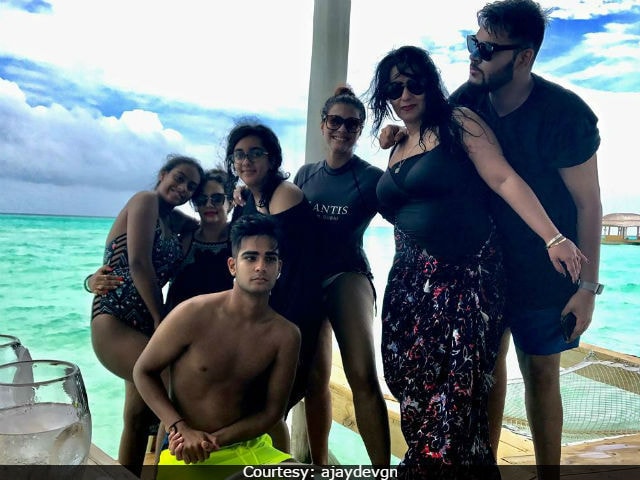 Ajay Devgan And Kajol Xxx Photo - Kajol, Ajay Devgn And Daughter Nysa Holiday In Maldives. Here Are Pics