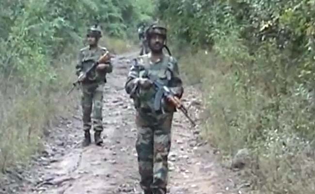 कश्मीर : जांच चौकी पर वाहन नहीं रोकने पर सेना ने की फायरिंग, दो नागरिक घायल