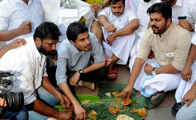हमें क्या खाना है, यह दिल्ली-नागपुर से सीखने की ज़रूरत नहीं : केरल के सीएम पिनारायी विजयन