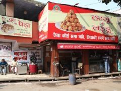 Thaggu Ke Ladoo: This Sweet Shop in Kanpur Has Been 'Cheating' its Customers, But Why? Thaggu Ke Ladoo: This Sweet Shop in Kanpur Has Been 'Cheating' its Customers, But Why?