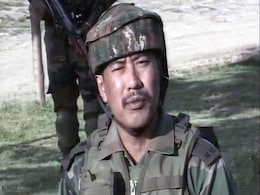 कश्मीरी युवक को जीप से बांधने वाले आर्मी ऑफिसर को होटल विवाद के बाद पुलिस ने हिरासत में लिया कश्मीरी युवक को जीप से बांधने वाले आर्मी ऑफिसर को होटल विवाद के बाद पुलिस ने हिरासत में लिया
