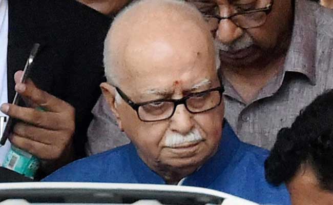BJP Leader L K Advani's Convoy Caught In Kerala Protest