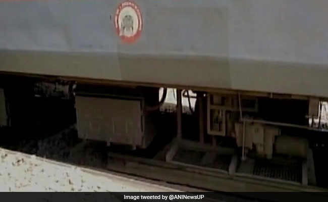 यूपी के उन्नाव में लोकमान्य तिलक एक्सप्रेस के 11 डिब्बे पटरी से उतरे, कोई हताहत नहीं यूपी के उन्नाव में लोकमान्य तिलक एक्सप्रेस के 11 डिब्बे पटरी से उतरे, कोई हताहत नहीं