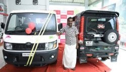 Anand Mahindra Turns Twitter Santa; Swaps Auto Rickshaw For A Mini Truck!