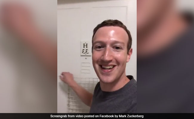 Mark Zuckerberg Drops By Old Harvard Dorm Room He Founded Facebook In