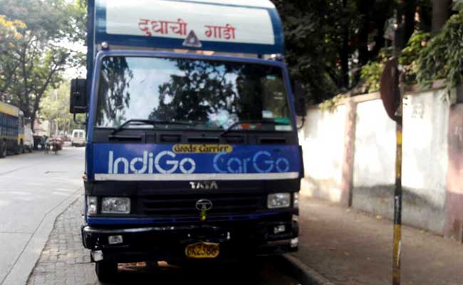 मुंबई : फुटपाथ पर चढ़ी दूध ढोने वाली गाड़ी, 12 लोग जख्मी