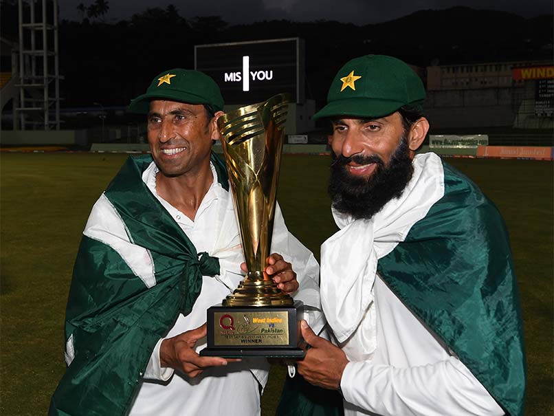 WIvsPAK : पाकिस्तान क्रिकेट टीम ने उम्रदराज कप्तान मिस्बाह उल हक को दिया बेमिसाल तोहफा!