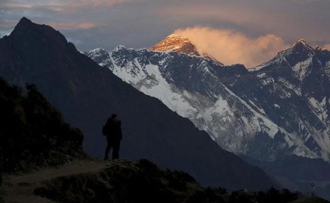 Mount Everest Climber Accused Of  'Illegal' Tibet-Nepal Tranverse