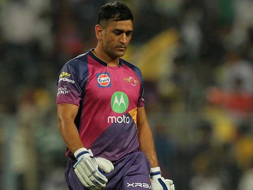 IPL 2017: MS Dhoni Edges Ball to Keeper, Walks Off Without Waiting For Umpire's Decision IPL 2017: MS Dhoni Edges Ball to Keeper, Walks Off Without Waiting For Umpire's Decision