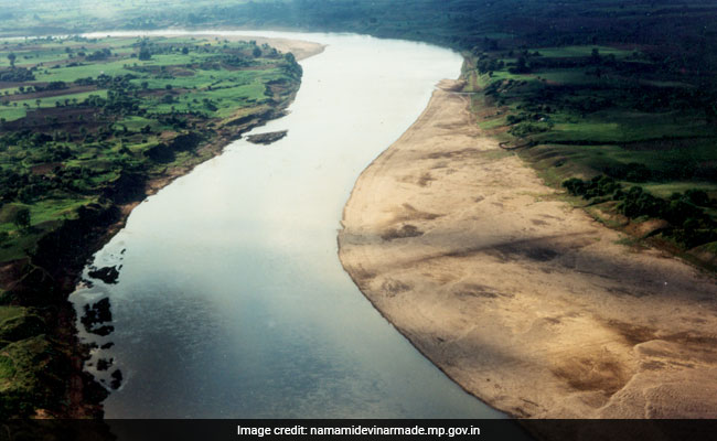 नदी को बचा लेने का अहंकार...